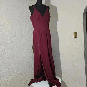 Dress the population Irish plunging neckline crepe Gown